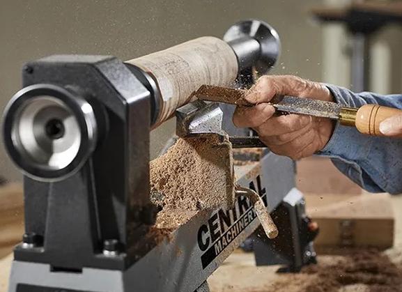 Для домашних умельцев. Harbor Freight выпустила деревообрабатывающий токарный станок Central Machinery 10 x 18 дюймов